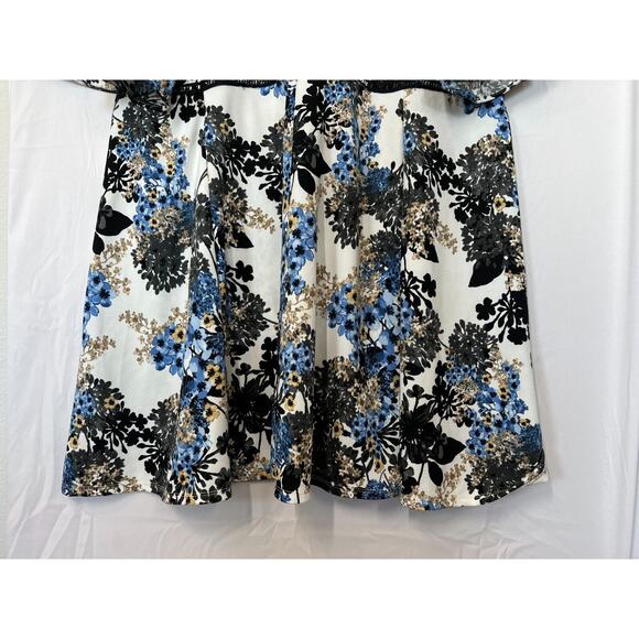 Lane Bryant Floral Bell Sleeve Dress Womens Size 28 Fit & Flare Boho Event - Picture 4 of 12